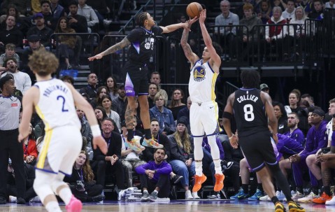 开云官方-包含里程碑夜！圣安东尼奥马刺强势反弹；NBA常规赛冲刺阶段刷纪录；话题不断；控场能力受关注的词条